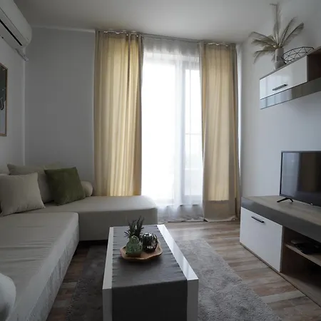 公寓 Cozy Place With Free Parking