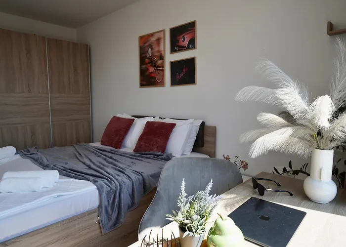 Cozy Place With Free Parking *